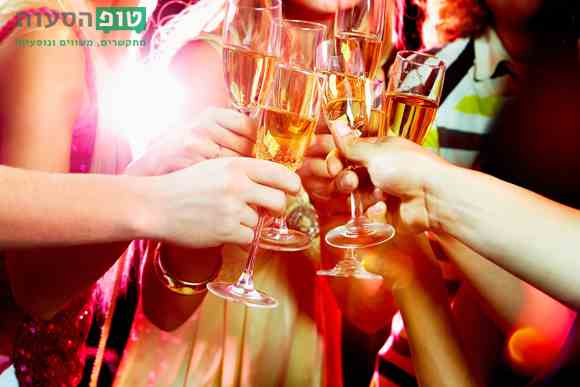 חוגגים באירוע ללא דאגות הגיע הזמן לחגוג